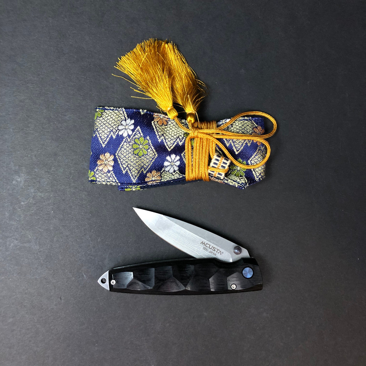 MCUSTA | Shinra Emotion | Tsuchi | Black Pakka