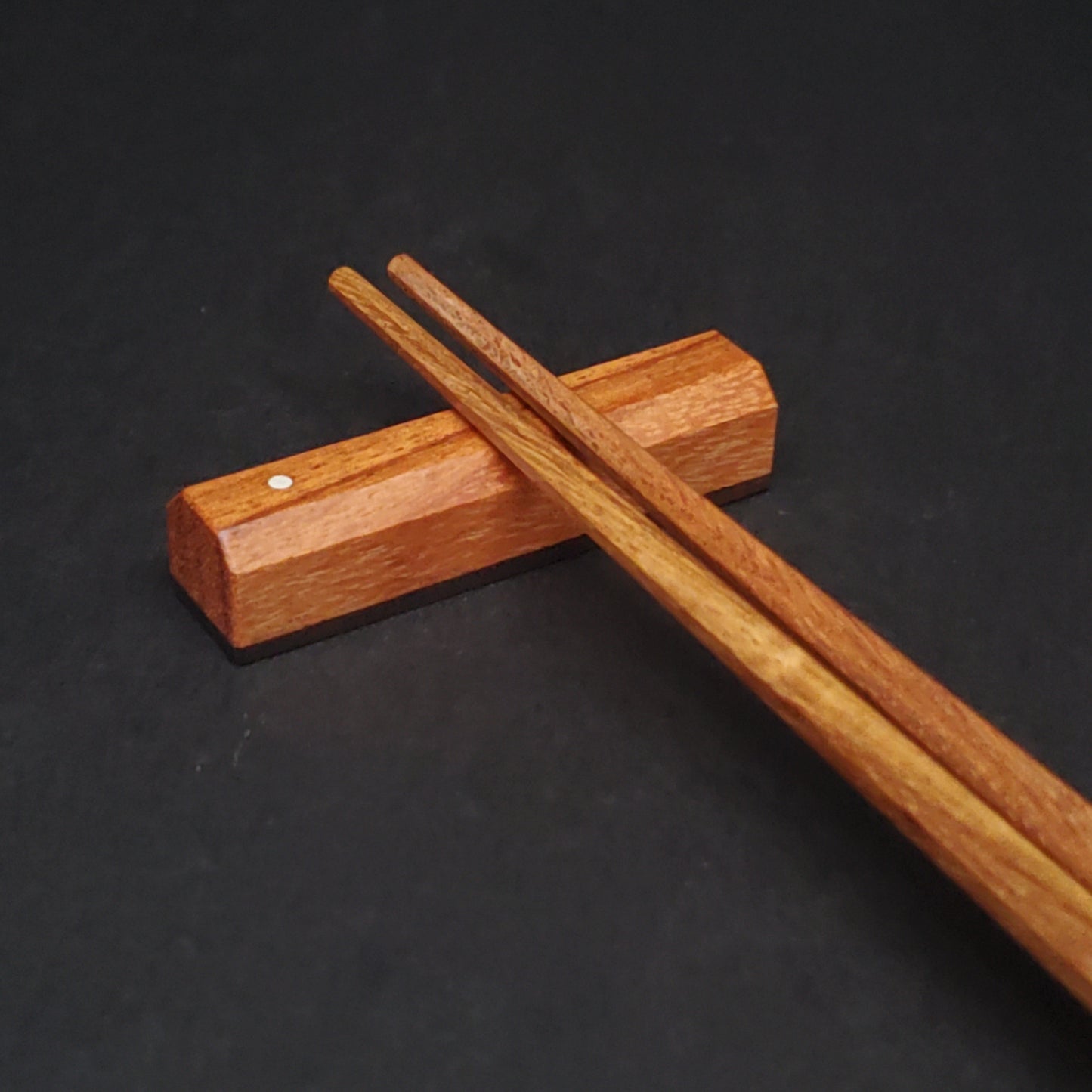 Marunao | Hexagonal Rest | Granadillo