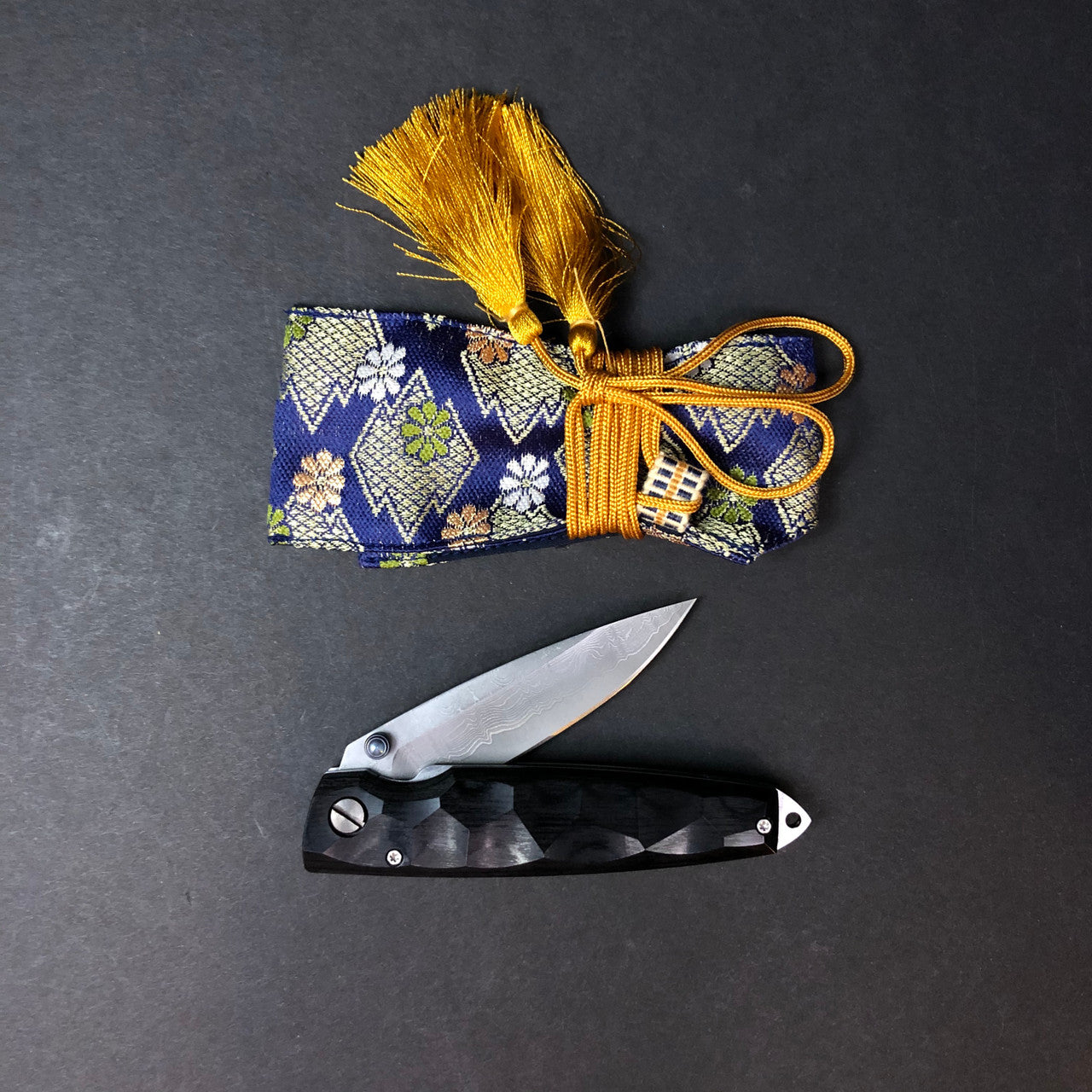 MCUSTA | Shinra Emotion | Tsuchi | Black Pakka